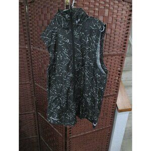 Women's Under Armour Sleeveless Windbreaker Jacket Size Medium All Over Pattern